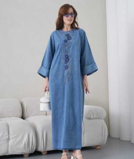 Boncuk ve Nakış İşlemeli Geniş Kalıp Uzun Kot Elbise