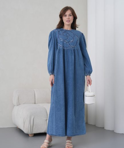 Boncuk Ve Nakış İşlemeli Geniş Kalıp Uzun Kot Elbise