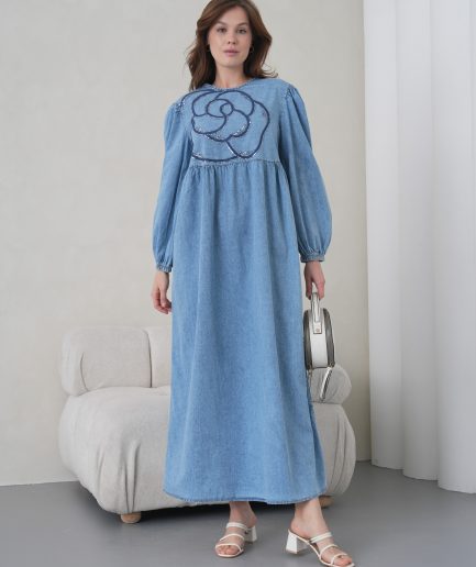 Boncuk Ve Nakış İşlemeli Geniş Kalıp Uzun Kot Elbise